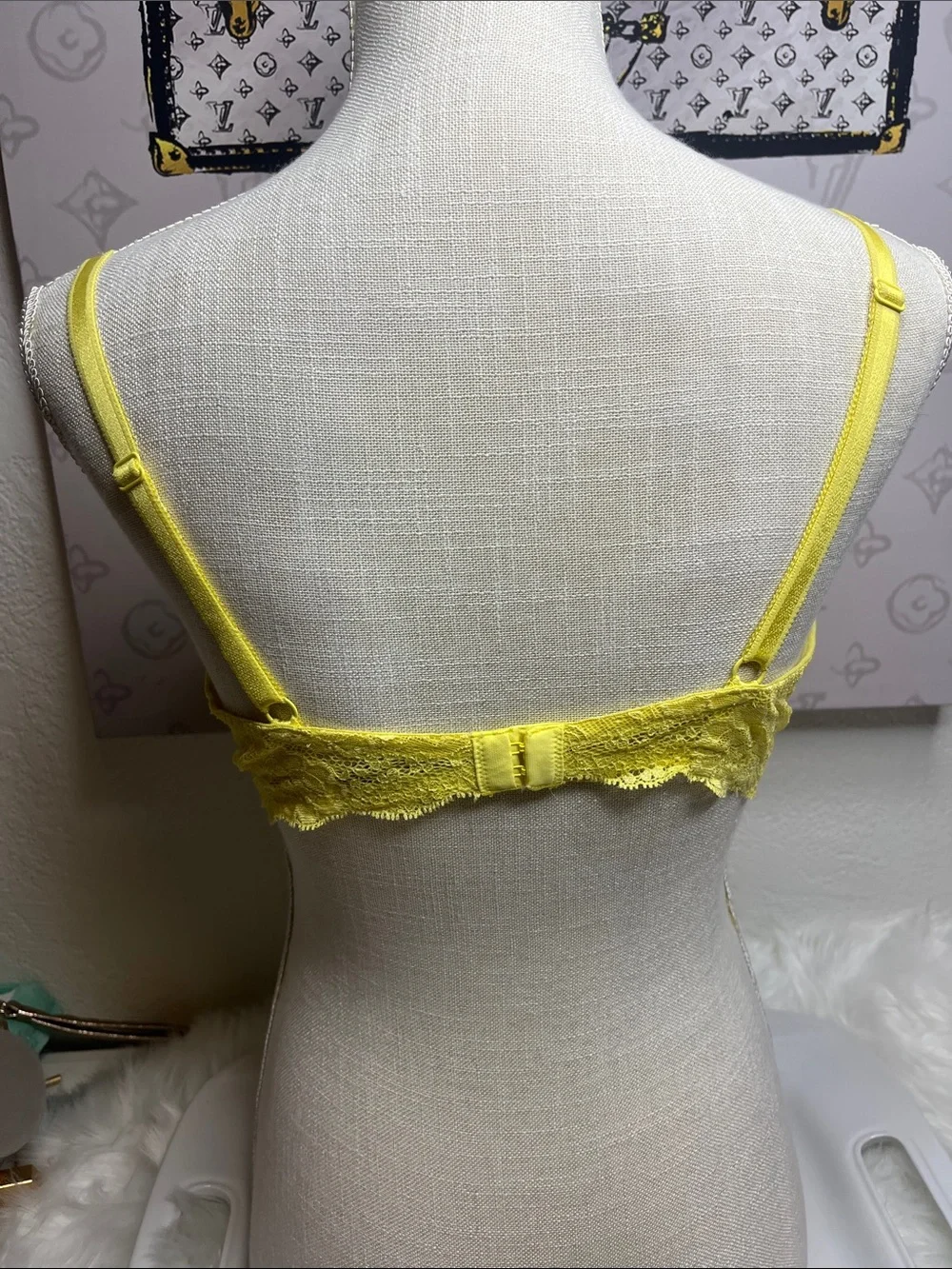 Victorias Secret Lace  Underwire Bra - Yellow